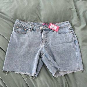 Edikted Tomboy Low Rise Denim Shorts